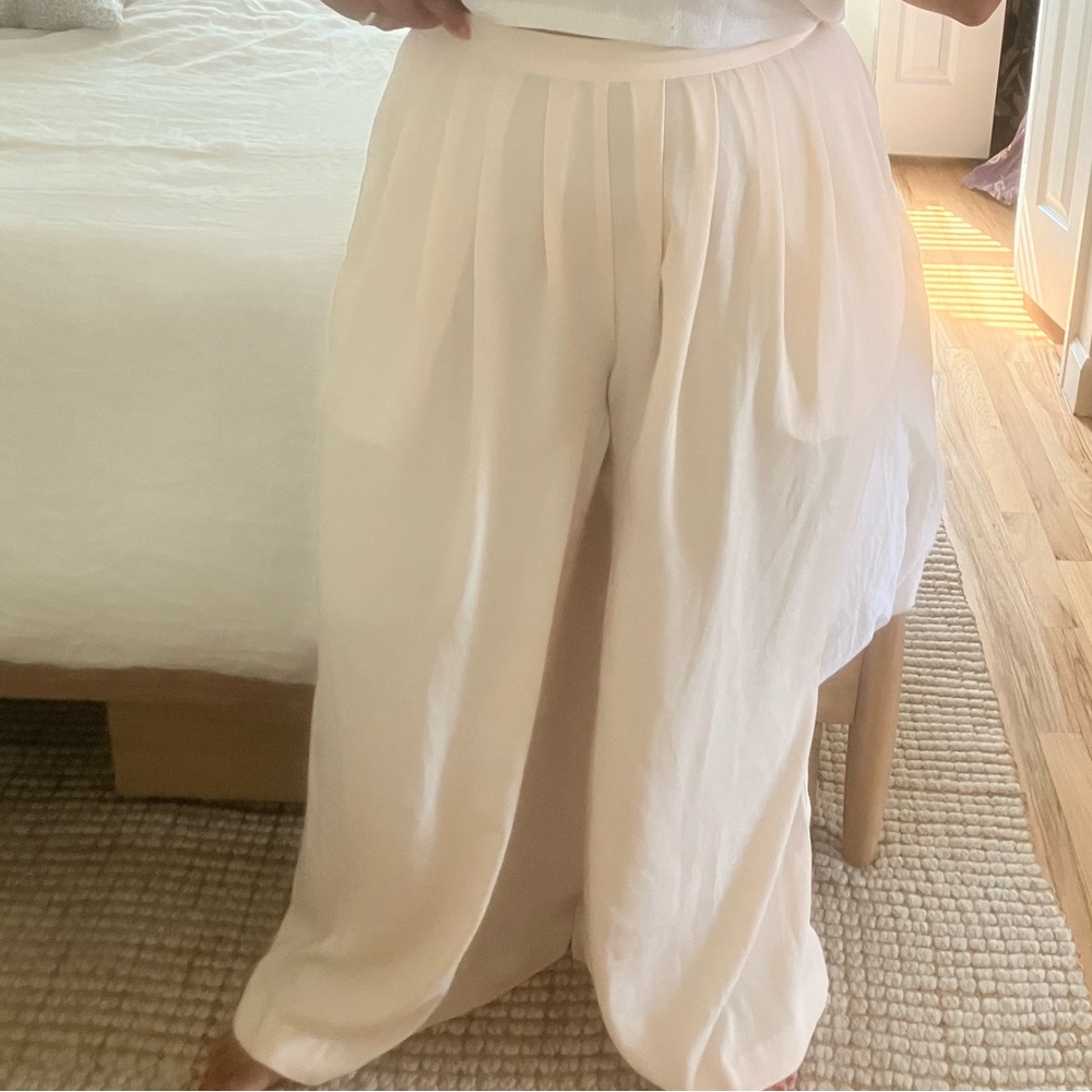 Boskemper Ecru Island Plant Wide Leg Pleated Trousers